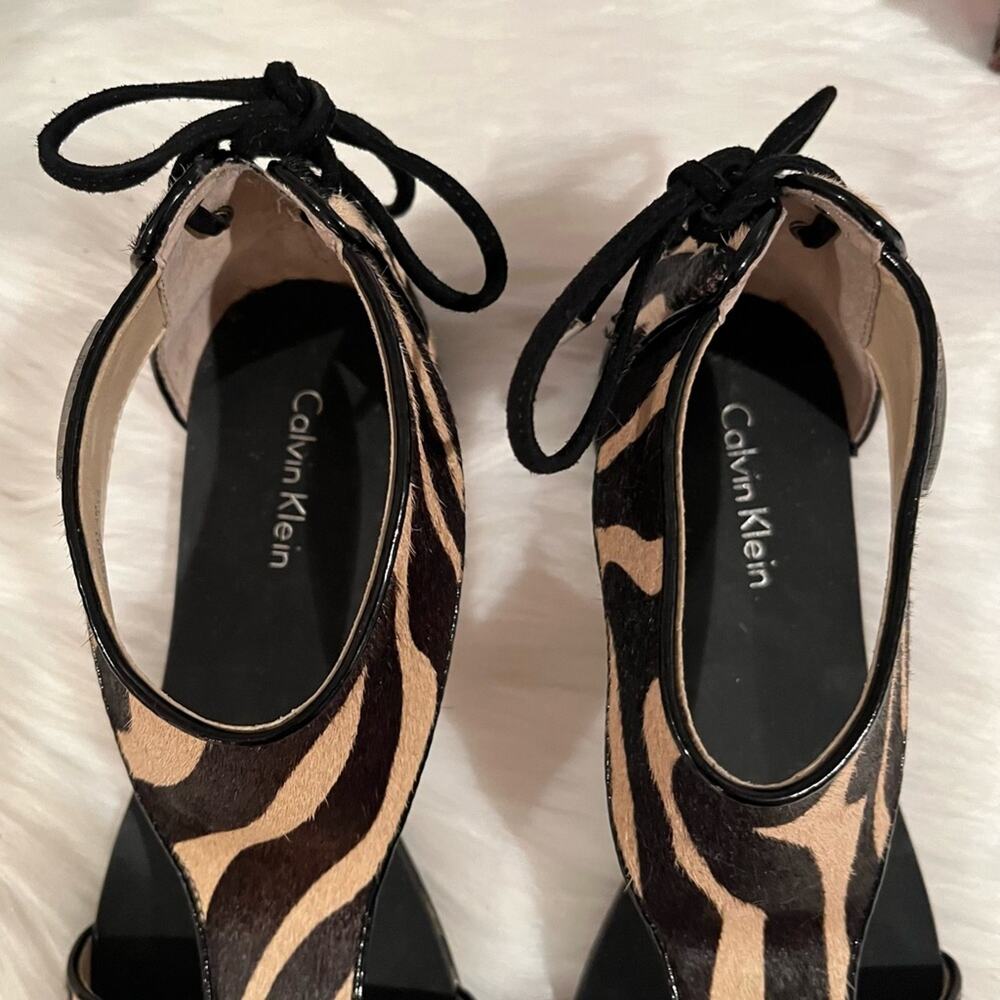 NEW Calvin Klein Searra Haircalf Leather Corset Tie Flat Sandals Size 5 NWOB - Picture 5 of 14